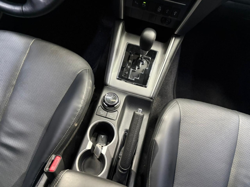 mit l200 triton  hpe s