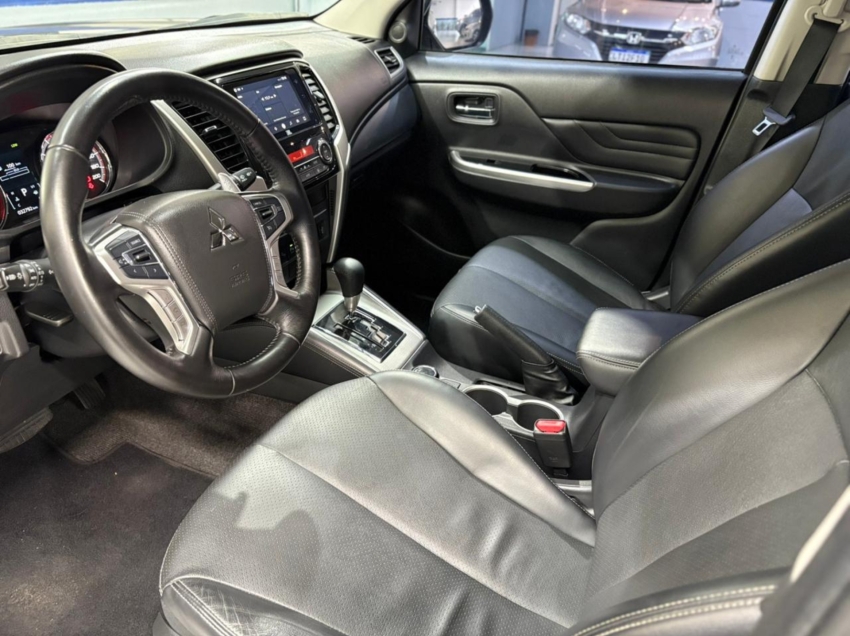 mit l200 triton  hpe s