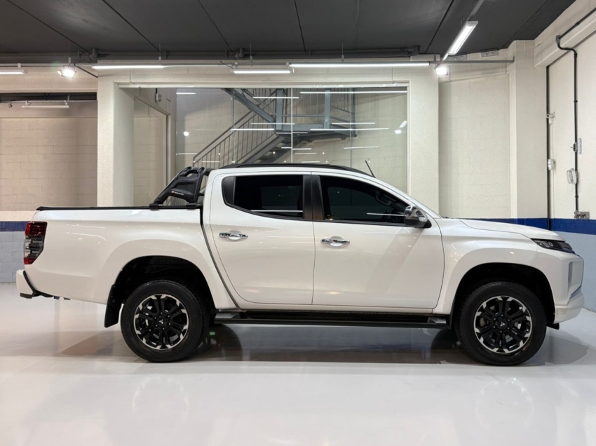 mit l200 triton sport hpe