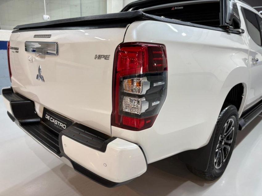 mit l200 triton sport hpe