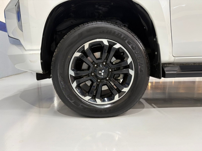 mit l200 triton sport hpe