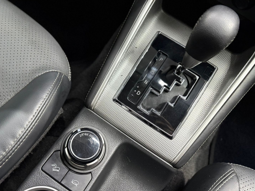 mit l200 triton sport hpe