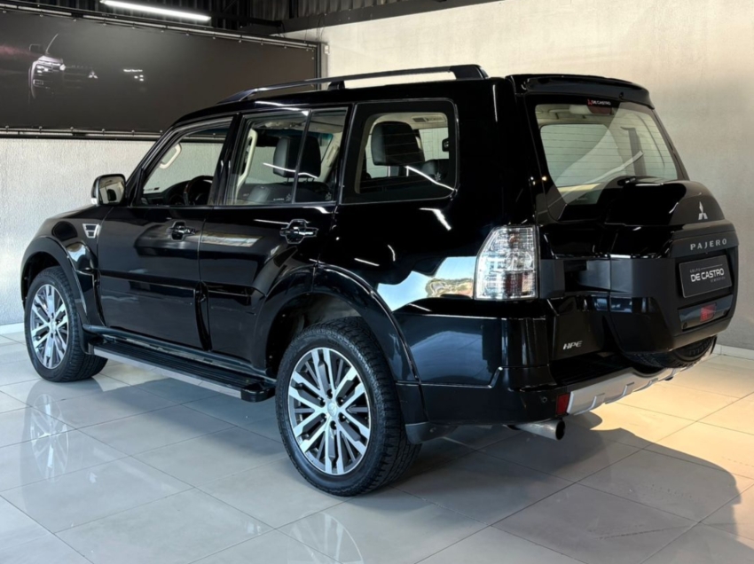 mitsubishi pajero full