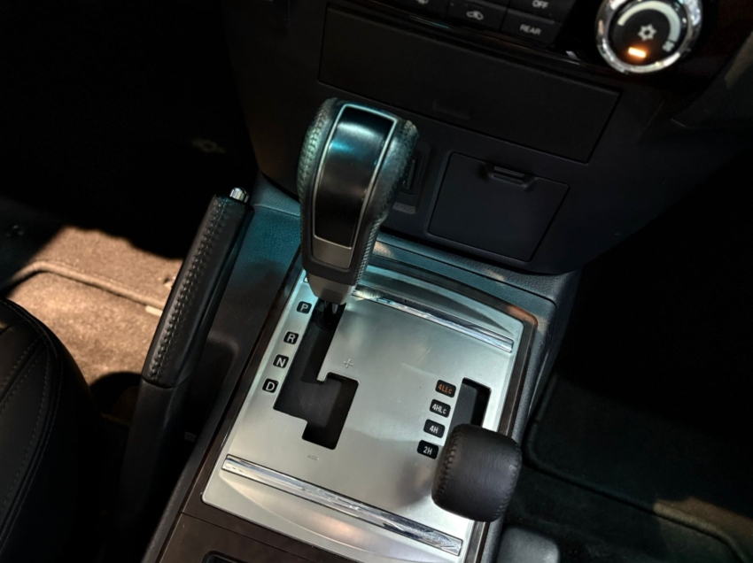 mitsubishi pajero full