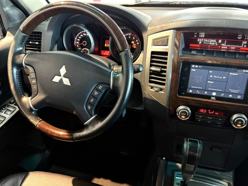 mitsubishi pajero full