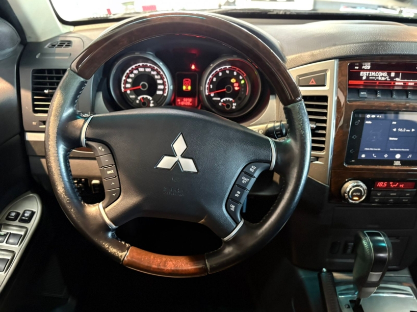 mitsubishi pajero full