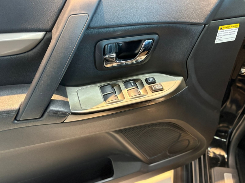 mitsubishi pajero full