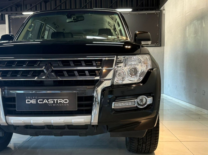 mitsubishi pajero full