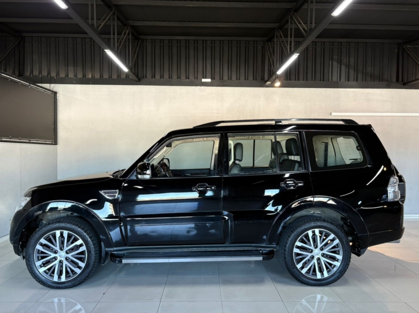 mitsubishi pajero full