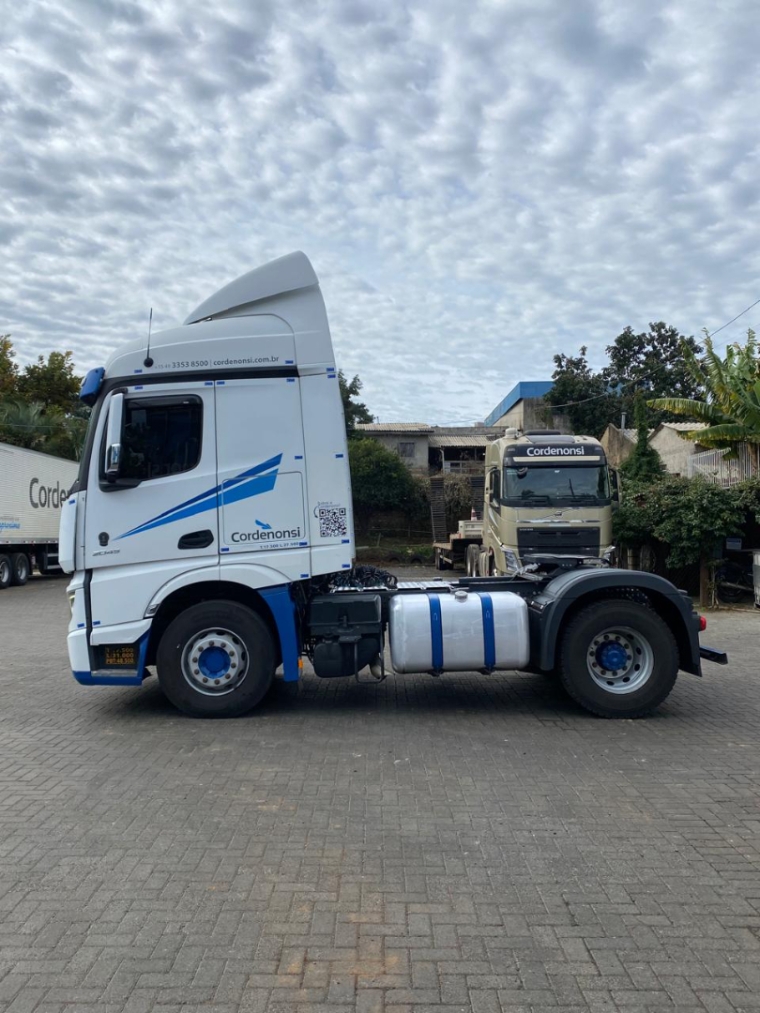 mercedes-benz actros 2045 4x2 diesel 2p automatico 2020