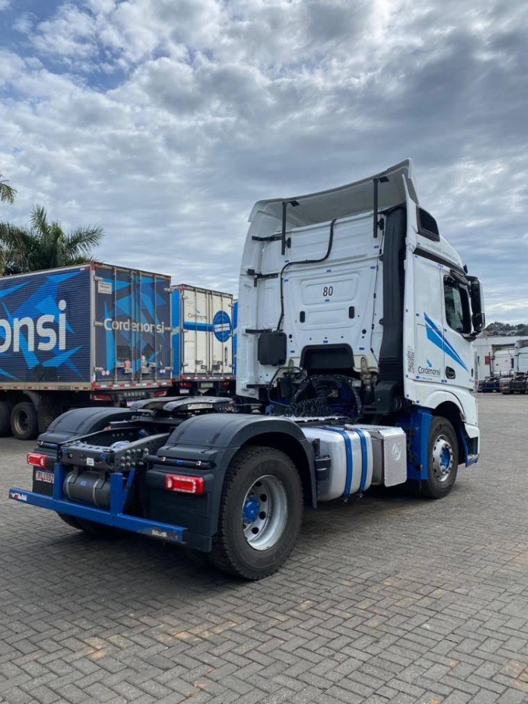 mercedes-benz actros 2045 4x2 diesel 2p automatico 2020