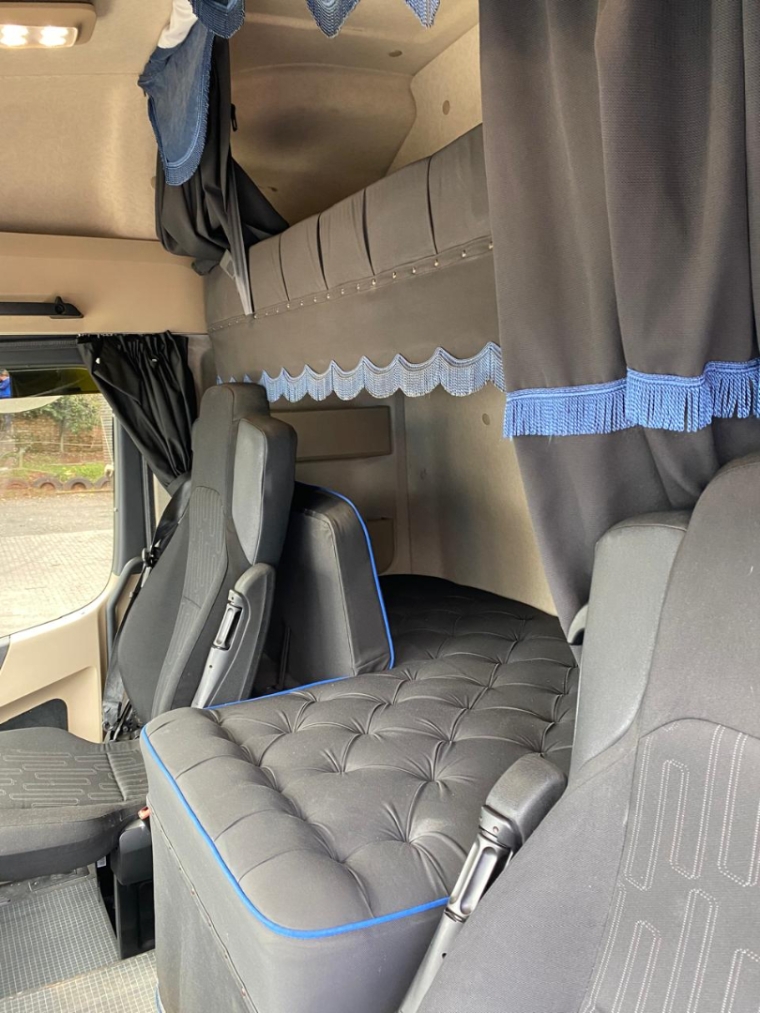 mercedes-benz actros 2045 4x2 diesel 2p automatico 2020