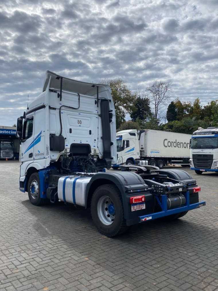 mercedes-benz actros 2045 4x2 diesel 2p automatico 2020