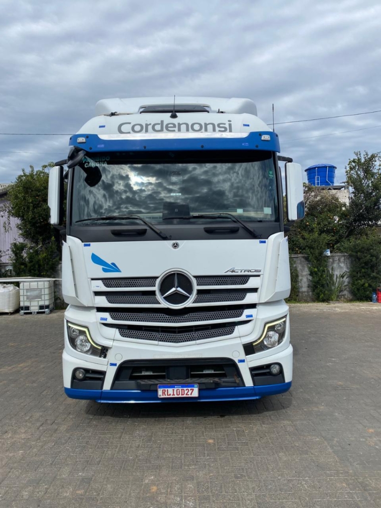 mercedes-benz actros 2045 4x2 diesel 2p automatico 2020