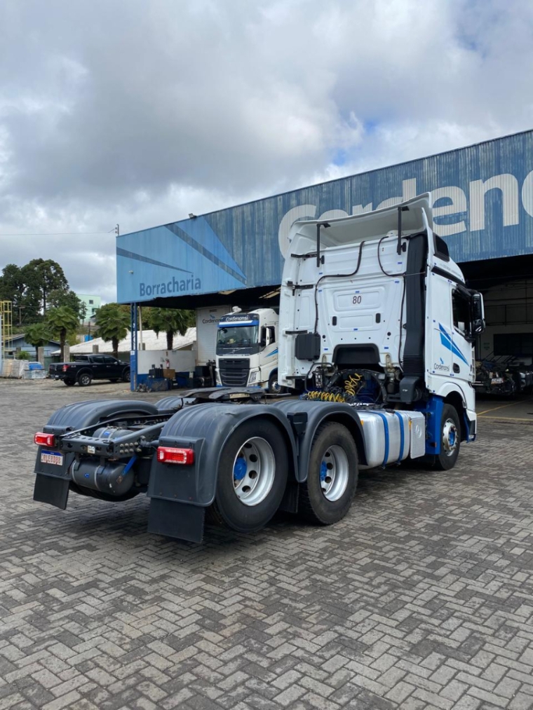 mercedes-benz actros 2548 6x2 diesel 2p automatico 2020