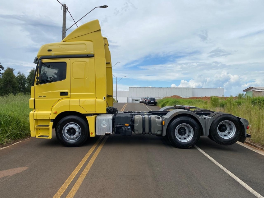 mercedes-benz axor 2536 6x2 diesel 2p automatico 20208