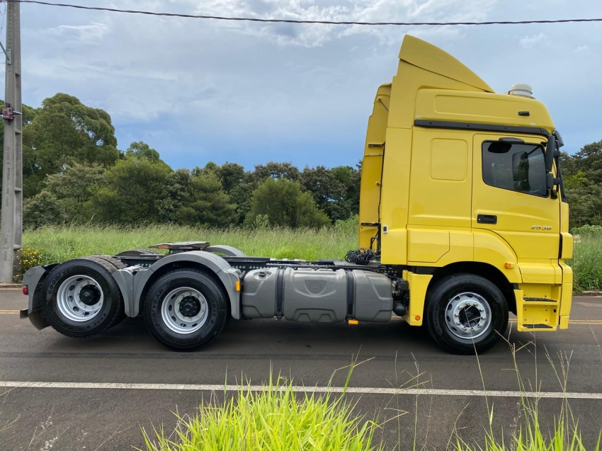 mercedes-benz axor 2536 6x2 diesel 2p automatico 20207