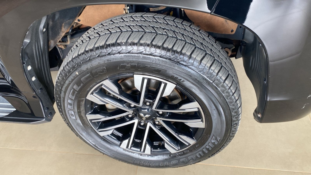 pajero sport hpe