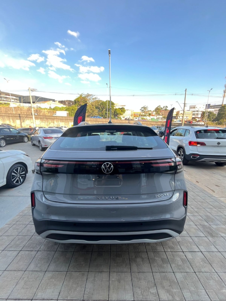 volkswagen nivus 1.0 200 tsi total flex highline automatico 4p 2026