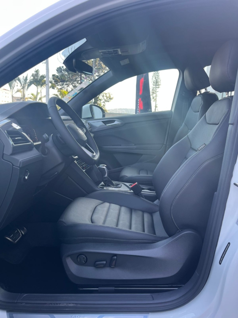 volkswagen taos 1.4 250 tsi total flex highline automatico 4p 2025