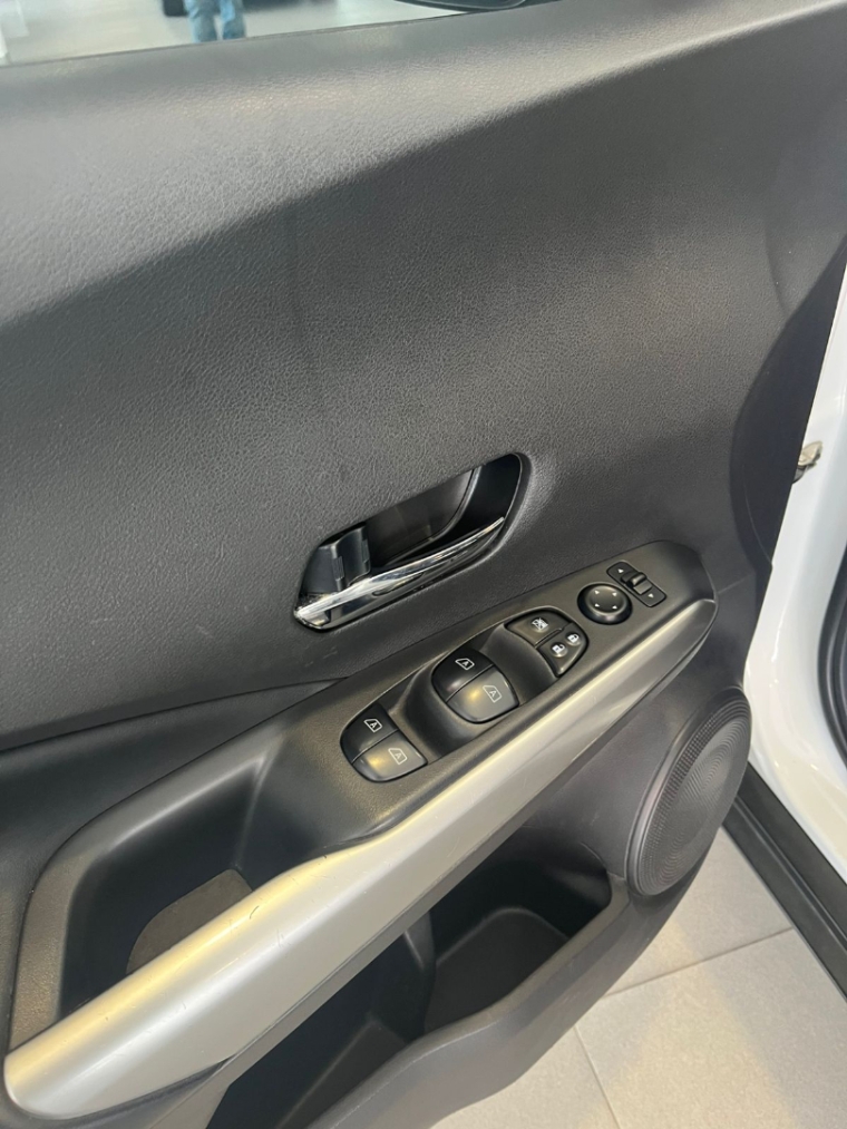 nissan kicks 1.6 16v flexstart sl 4p xtronic flex automatico 2017