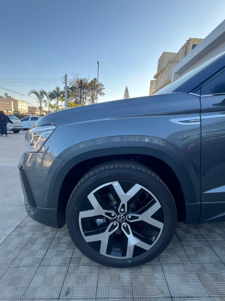 volkswagen taos 1.4 250 tsi total flex highline automatico 4p 2025