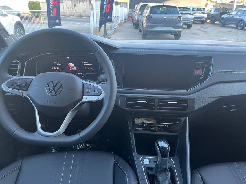 volkswagen nivus 1.0 200 tsi total flex highline automatico 4p 2025