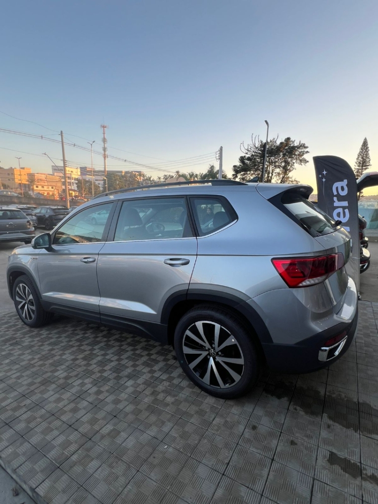 volkswagen taos 1.4 250 tsi total flex comfortline automatico 4p 2025