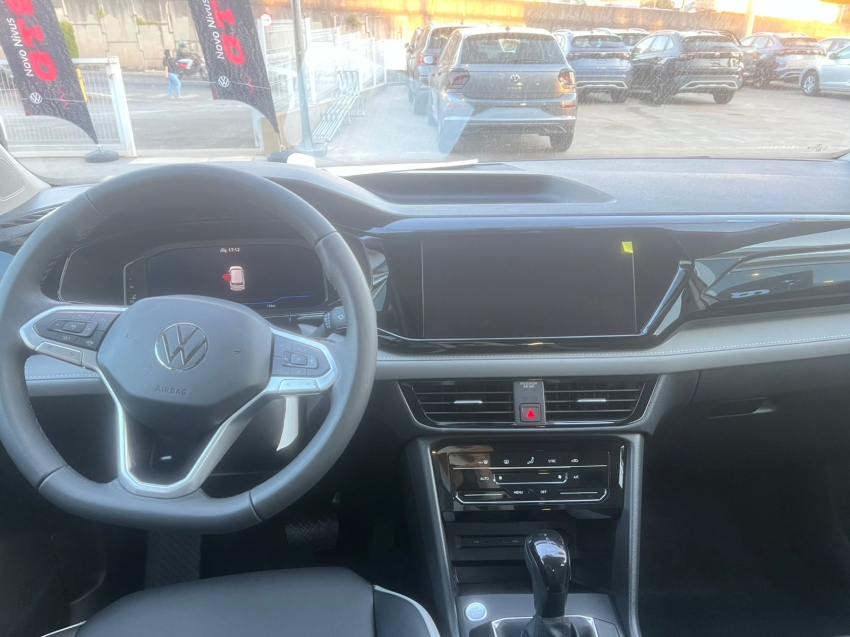 volkswagen taos 1.4 250 tsi total flex comfortline automatico 4p 2025