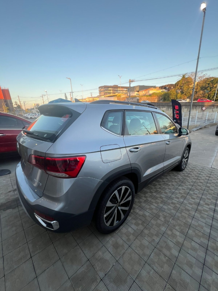 volkswagen taos 1.4 250 tsi total flex comfortline automatico 4p 2025