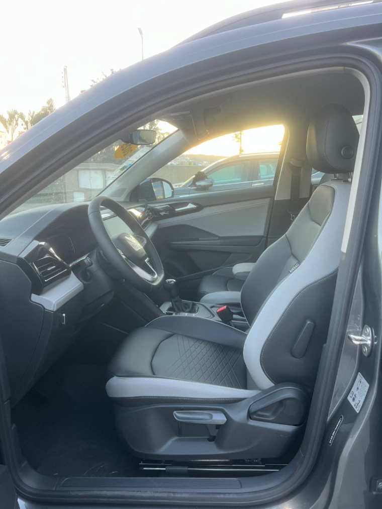 volkswagen taos 1.4 250 tsi total flex comfortline automatico 4p 2025
