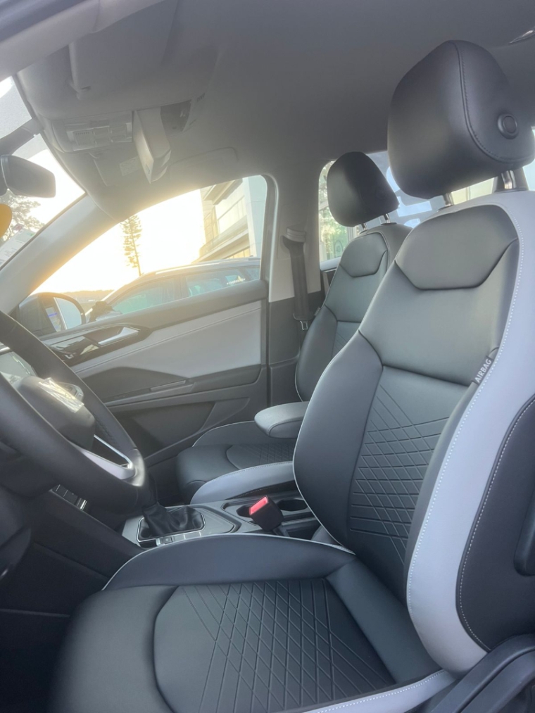 volkswagen taos 1.4 250 tsi total flex comfortline automatico 4p 2025