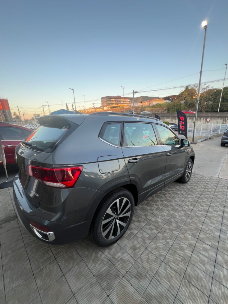 volkswagen taos 1.4 250 tsi total flex comfortline automatico 4p 2025