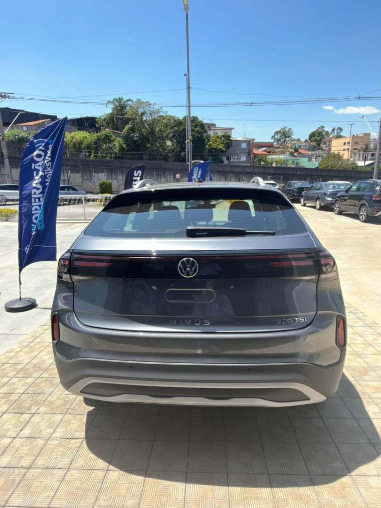 volkswagen nivus 1.0 200 tsi total flex highline automatico 4p 2025
