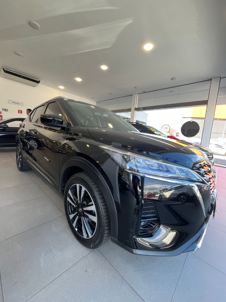 nissan kicks 1.6 16v flexstart exclusive xtronic flex 4p automatico 2024