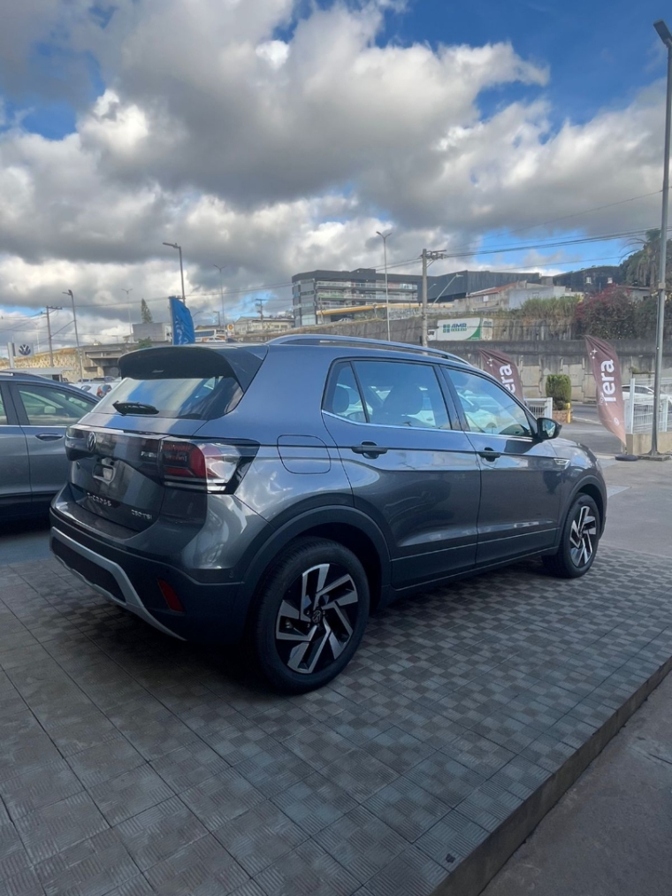 volkswagen t-cross 1.4 250 tsi total flex highline automatico 4p 202610