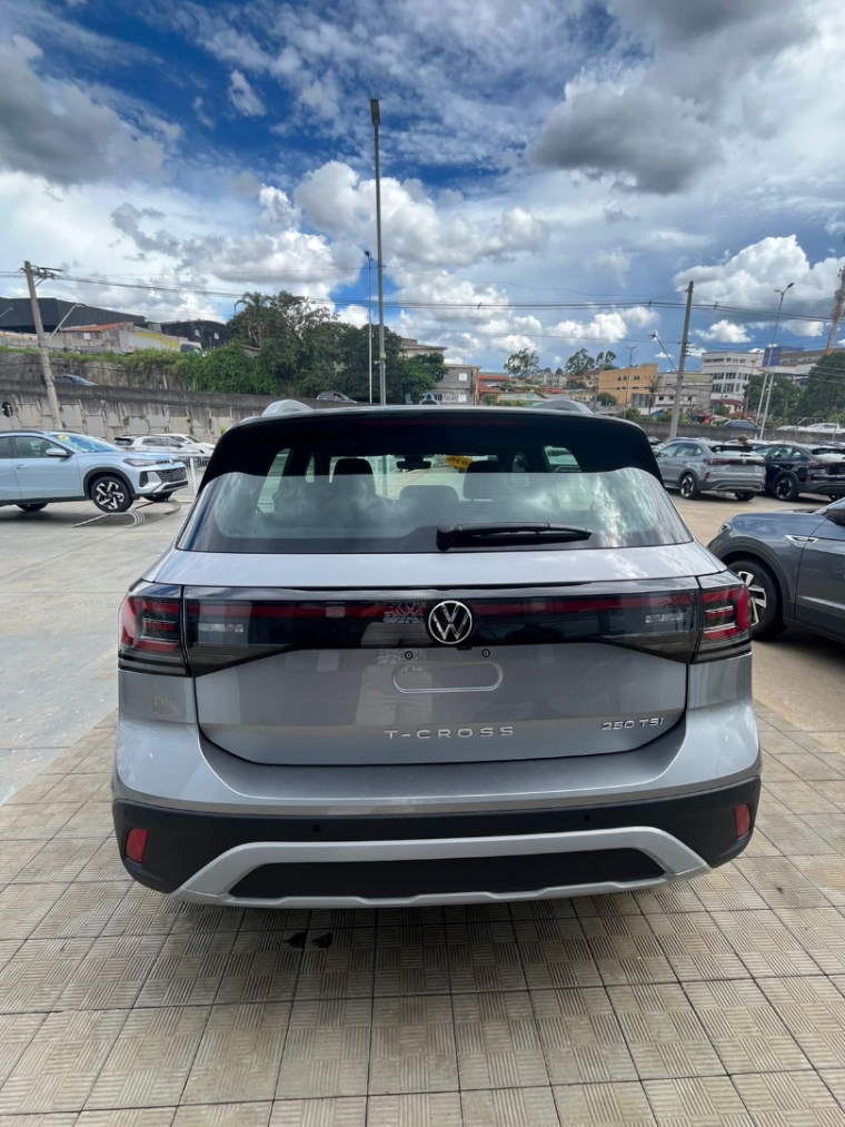 volkswagen t-cross 1.4 250 tsi total flex highline automatico 4p 202611