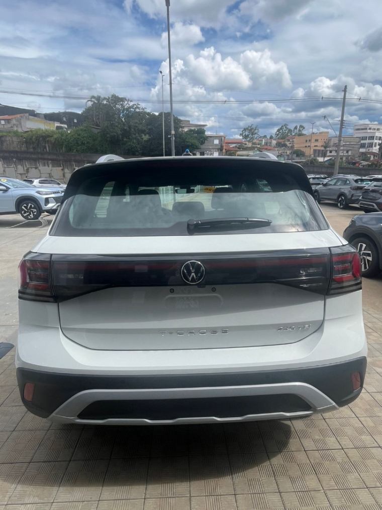 volkswagen t-cross 1.4 250 tsi total flex highline automatico 4p 202613