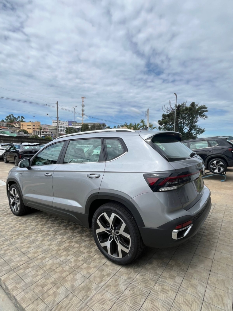 volkswagen taos 1.4 250 tsi total flex highline automatico 4p 202612