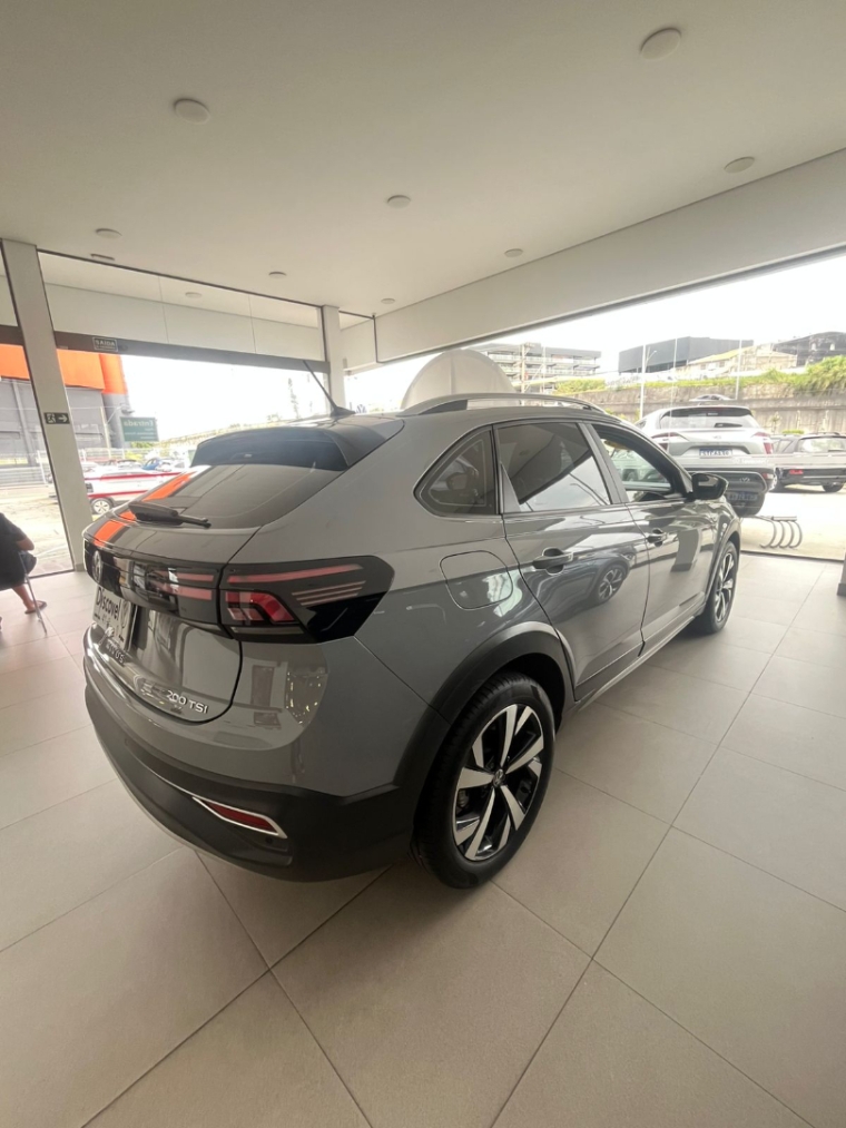 volkswagen nivus 1.0 200 tsi total flex highline automatico 4p 20238