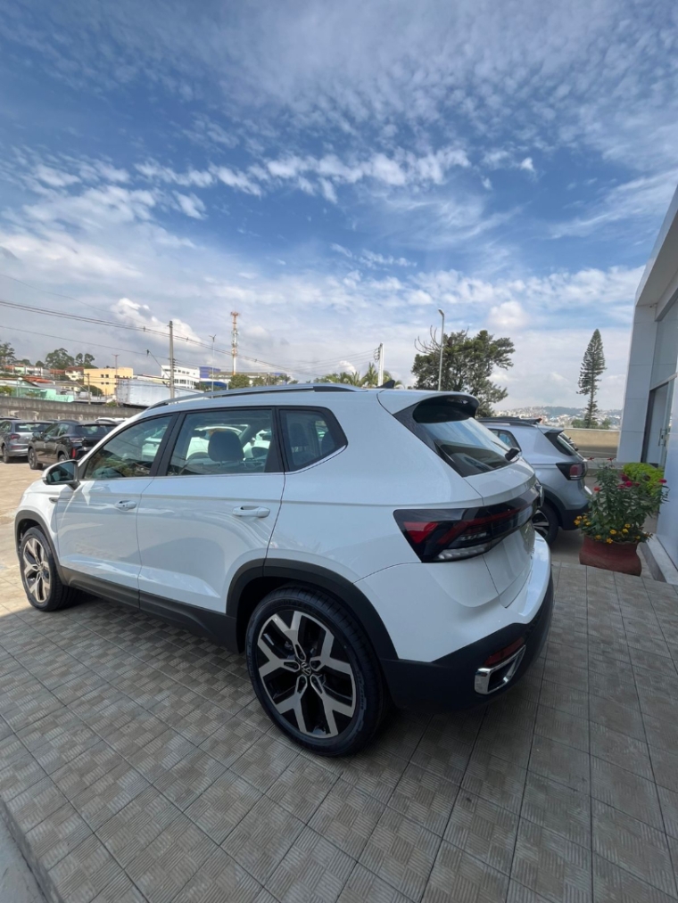 volkswagen taos 1.4 250 tsi total flex highline automatico 4p 202611
