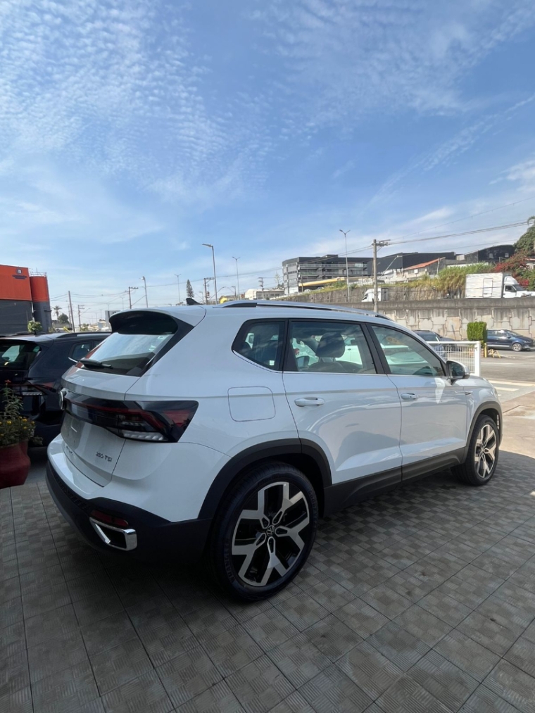 volkswagen taos 1.4 250 tsi total flex highline automatico 4p 202610