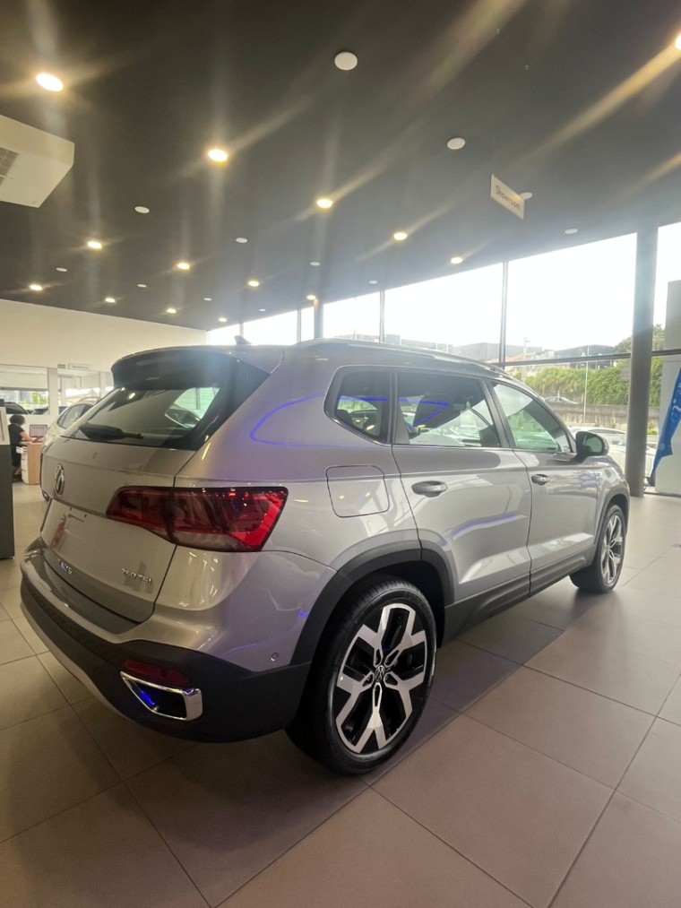 volkswagen taos 1.4 250 tsi total flex highline automatico 4p 202513