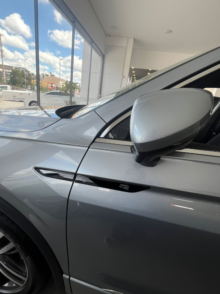 volkswagen tiguan 2.0 300 tsi gasolina allspace r-line automatico 4p 202412