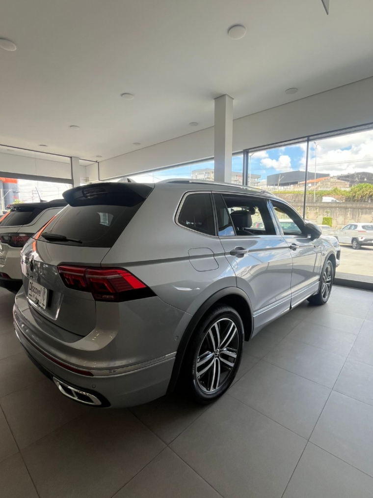 volkswagen tiguan 2.0 300 tsi gasolina allspace r-line automatico 4p 202415