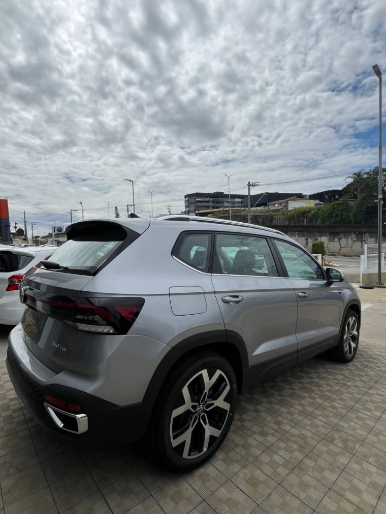 volkswagen taos 1.4 250 tsi total flex highline automatico 4p 202612