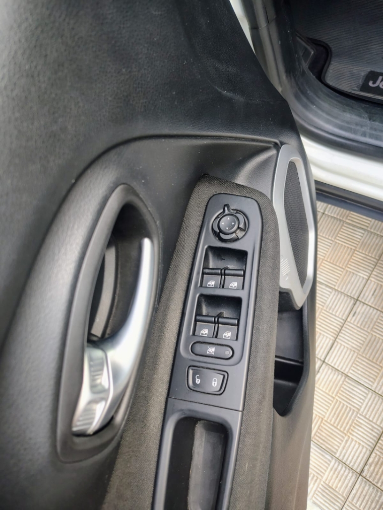jeep renegade 1.8 16v flex 4p automatico 20196