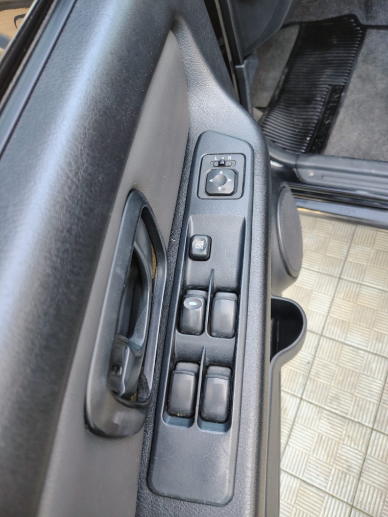 mitsubishi pajero tr4 2.0 4x4 16v 140cv flex 4p automatico 20136