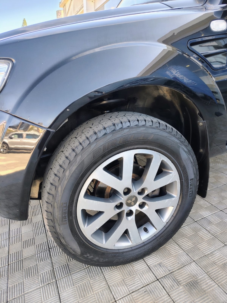 mitsubishi pajero tr4 2.0 4x4 16v 140cv flex 4p automatico 20138