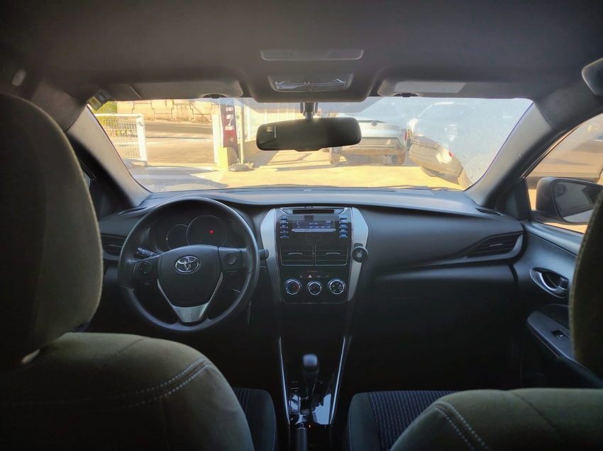 toyota yaris 1.3 16v flex xl multidrive 4p automatico 20193
